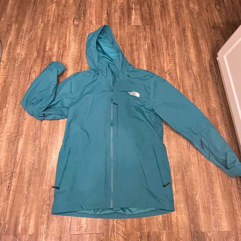 L- Mens North Face Teal raincoat like new